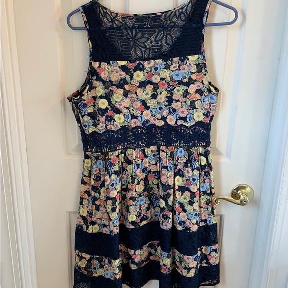 Lauren Conrad dress - Picture 2 of 2